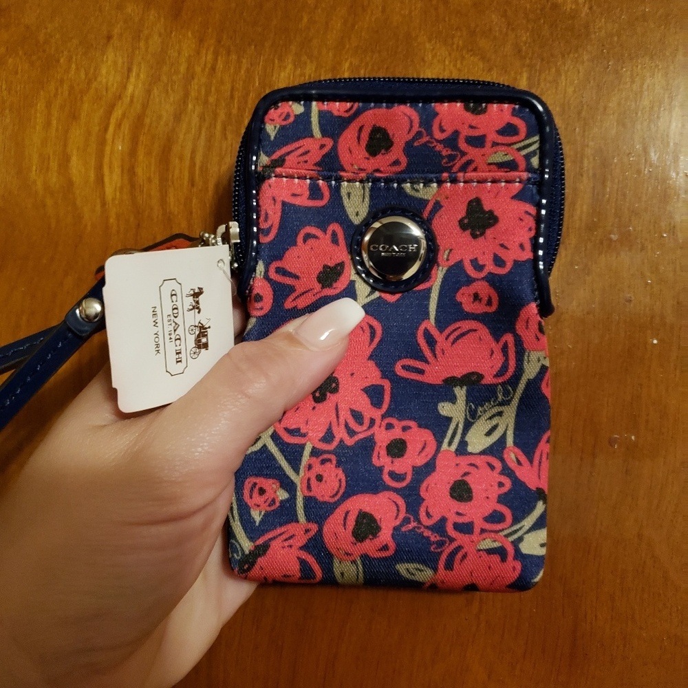 Coach wrislet NWT